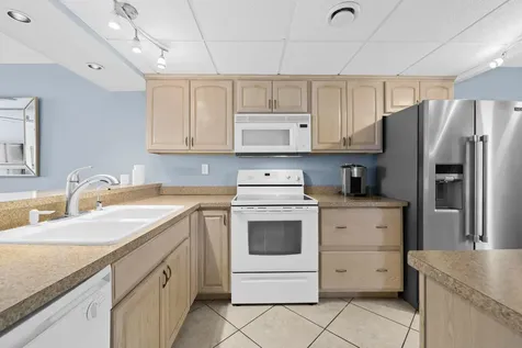 15 Royal Palm Way Boca Raton FL 33432