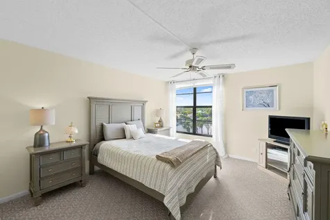 15 Royal Palm Way Boca Raton FL 33432