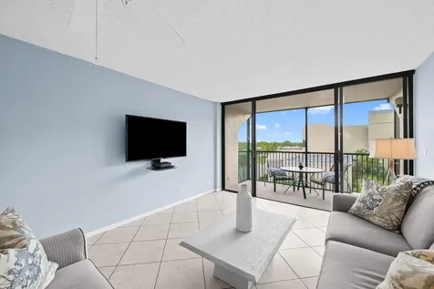 15 Royal Palm Way Boca Raton FL 33432