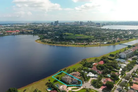 6 Cloister Circle West Palm Beach FL 33401