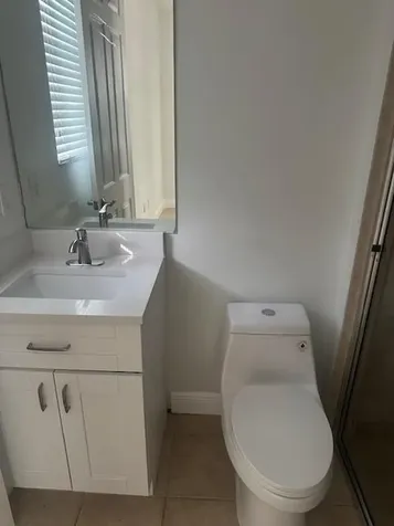 2502 N Dixie Highway Lake Worth FL 33460