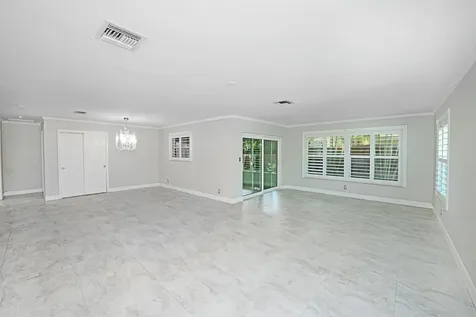 3180 NW 6th Avenue Oakland Park FL 33309