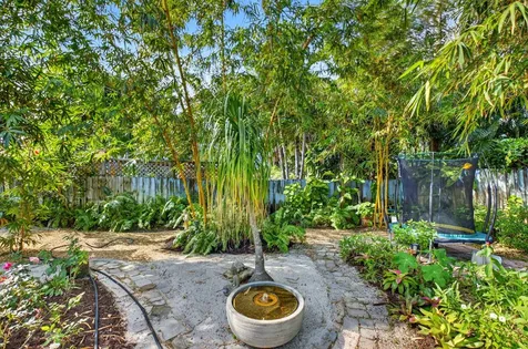 215 N Seacrest Circle Delray Beach FL 33444