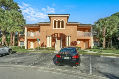 8020 Carnoustie Place Port Saint Lucie FL 34986