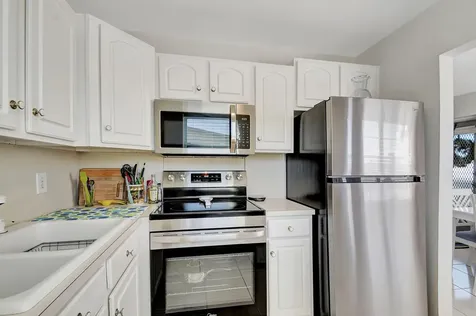 24 Chatham A West Palm Beach FL 33417