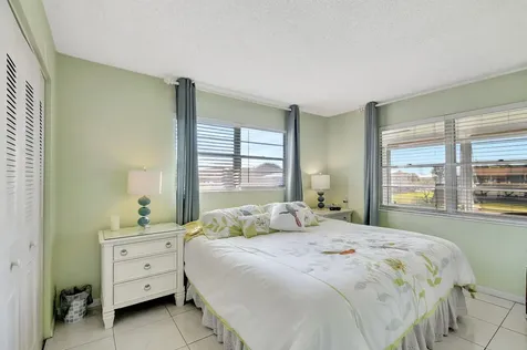 24 Chatham A West Palm Beach FL 33417