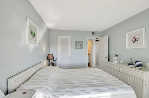 24 Chatham A West Palm Beach FL 33417