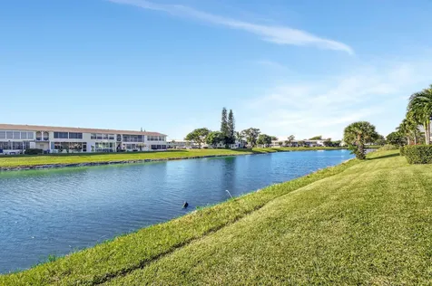 24 Chatham A West Palm Beach FL 33417