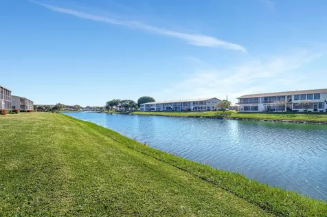 24 Chatham A West Palm Beach FL 33417