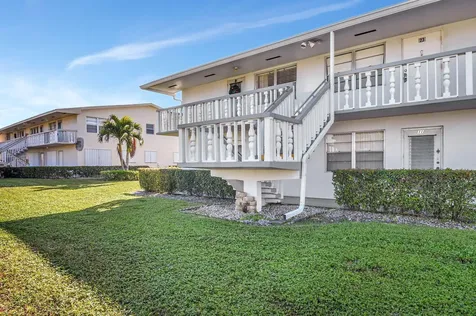 24 Chatham A West Palm Beach FL 33417