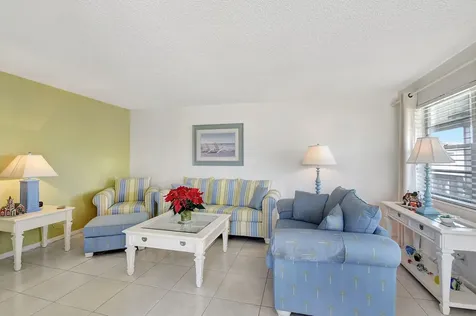 24 Chatham A West Palm Beach FL 33417
