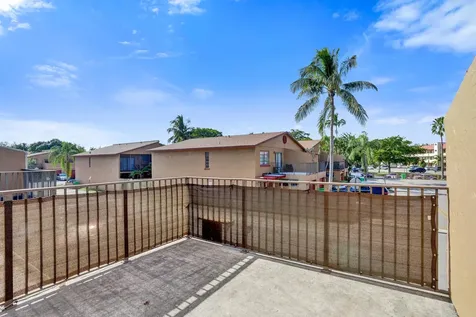 2758 Nw 80th Avenue Sunrise FL 33322
