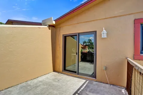 2758 Nw 80th Avenue Sunrise FL 33322