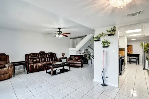 2758 Nw 80th Avenue Sunrise FL 33322