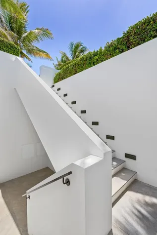 1660 S Ocean Boulevard Manalapan FL 33462