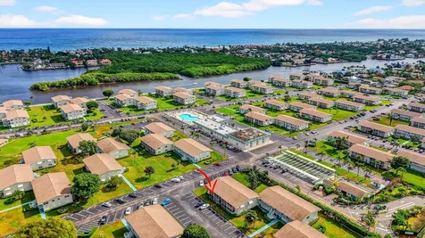 480 Horizons Boynton Beach FL 33435