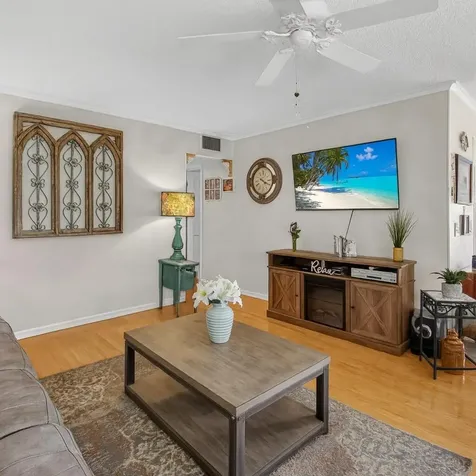 480 Horizons Boynton Beach FL 33435