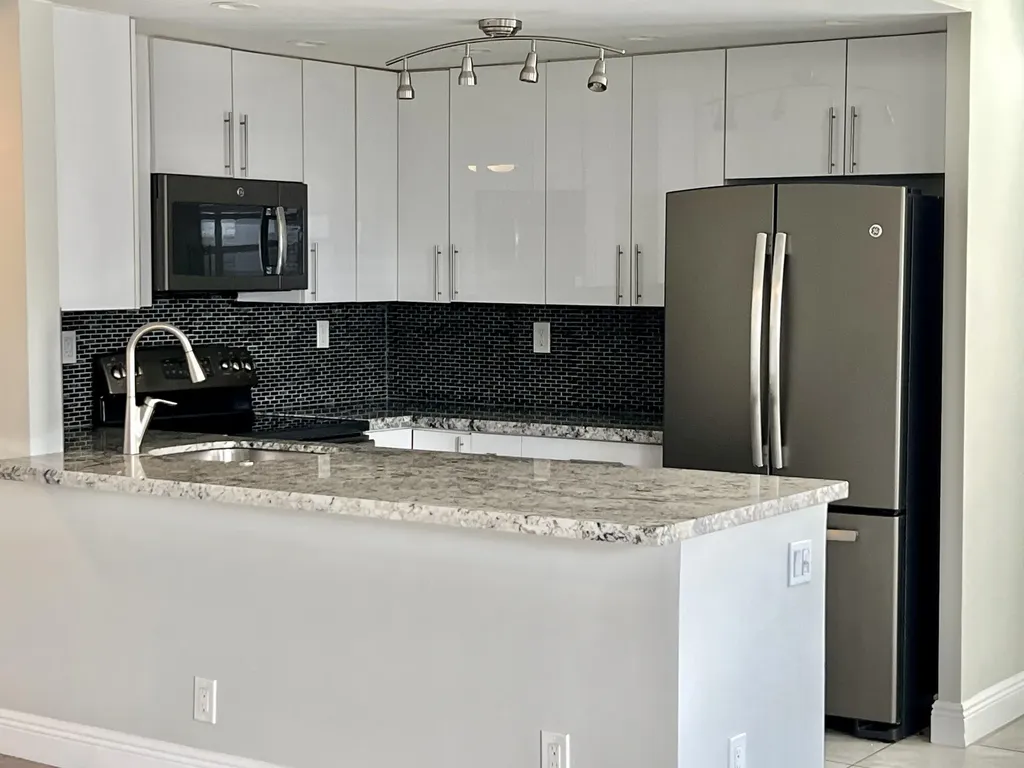 150 Burgundy D Delray Beach FL 33484