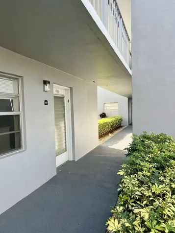 150 Burgundy D Delray Beach FL 33484