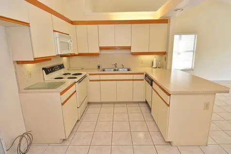 2544 Se Tropical East Circle Port Saint Lucie FL 34952