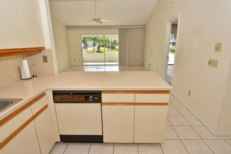 2544 Se Tropical East Circle Port Saint Lucie FL 34952