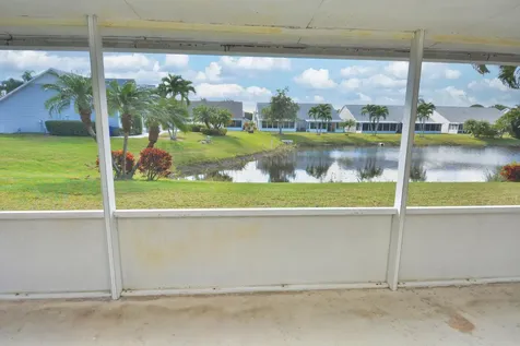 2544 Se Tropical East Circle Port Saint Lucie FL 34952