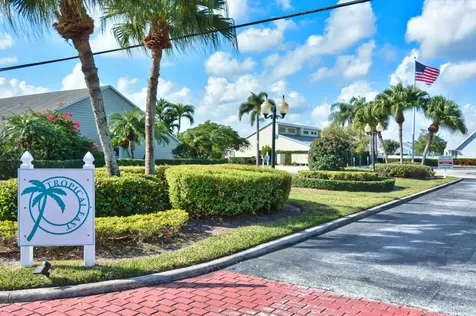 2544 Se Tropical East Circle Port Saint Lucie FL 34952