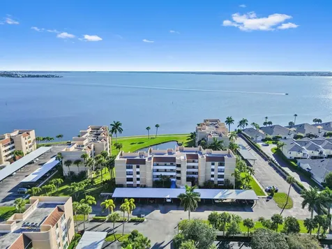 3392 Ne Causeway Boulevard Jensen Beach FL 34957