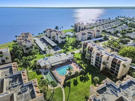 3392 Ne Causeway Boulevard Jensen Beach FL 34957