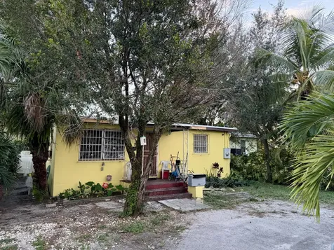 2250 Nw 86th Street Miami FL 33147