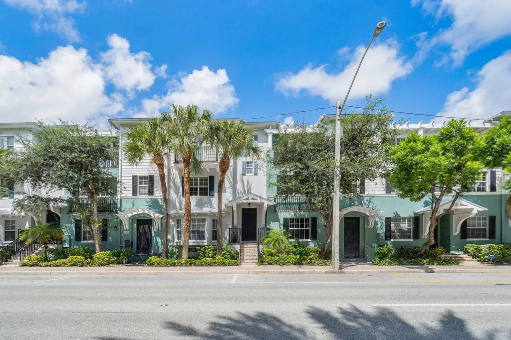 375 E Mallory Circle Delray Beach FL 33483