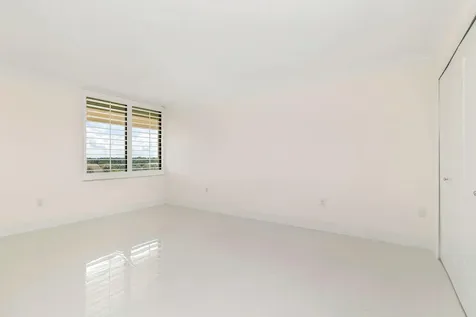 2450 Presidential Way West Palm Beach FL 33401