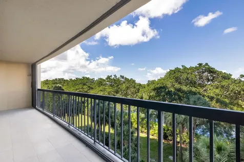2450 Presidential Way West Palm Beach FL 33401