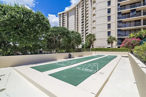 2450 Presidential Way West Palm Beach FL 33401