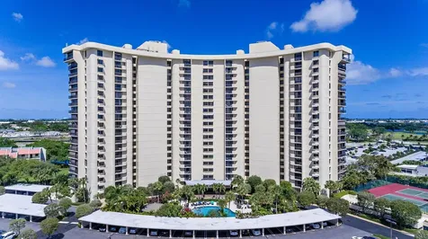 2450 Presidential Way West Palm Beach FL 33401
