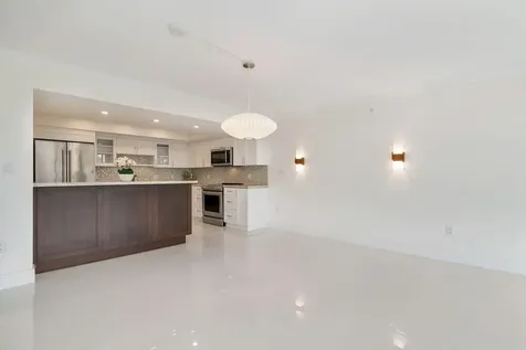 2450 Presidential Way West Palm Beach FL 33401