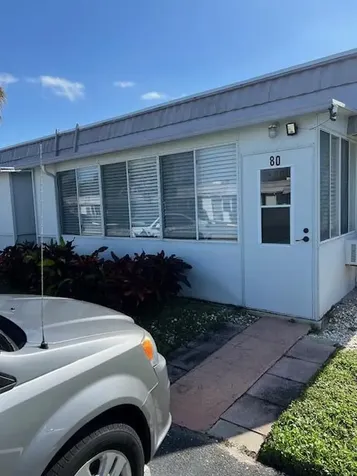 80 Valencia D Delray Beach FL 33446