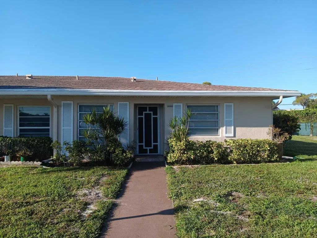 20886 Vinesta Circle Boca Raton FL 33433