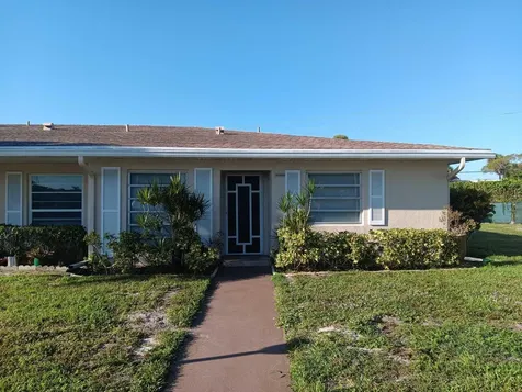 20886 Vinesta Circle Boca Raton FL 33433