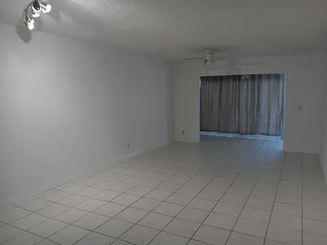 20886 Vinesta Circle Boca Raton FL 33433