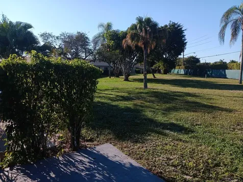 20886 Vinesta Circle Boca Raton FL 33433