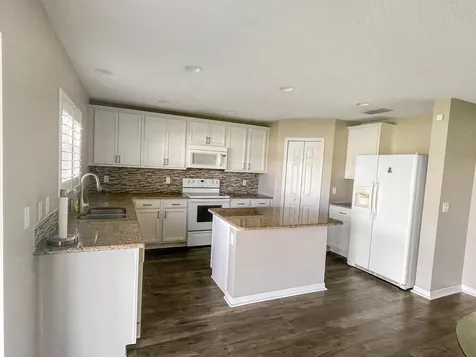 1641 Strathmore Circle Mount Dora FL 32757