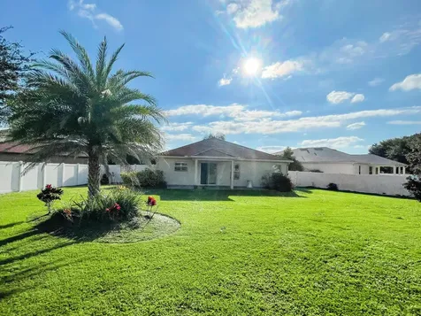 1641 Strathmore Circle Mount Dora FL 32757