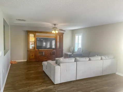 1641 Strathmore Circle Mount Dora FL 32757