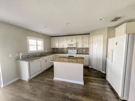 1641 Strathmore Circle Mount Dora FL 32757