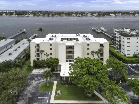 1202 S Lake Drive Lantana FL 33462