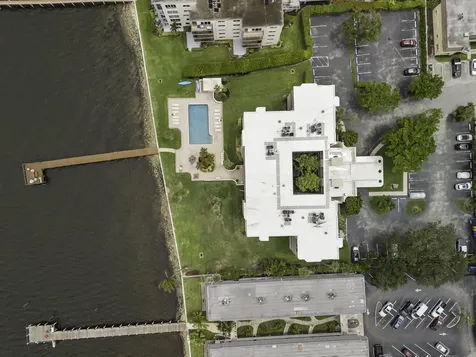 1202 S Lake Drive Lantana FL 33462