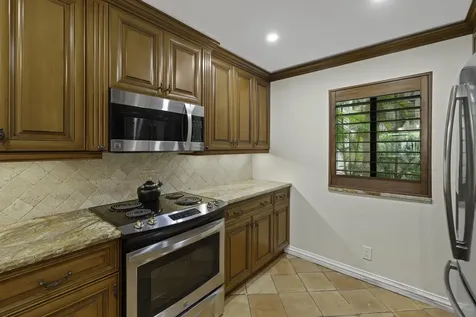 1202 S Lake Drive Lantana FL 33462