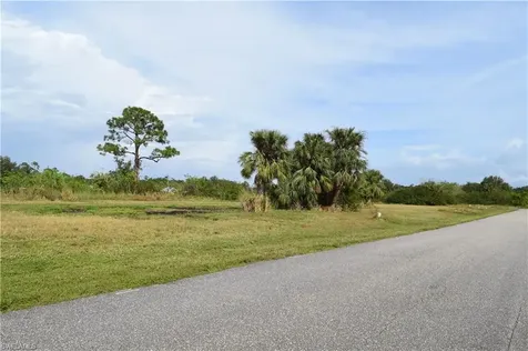2137 NE 27th Street Cape Coral FL 33909