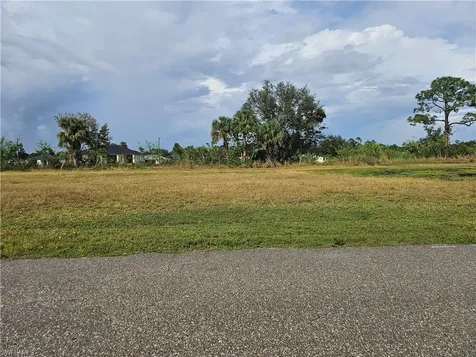2137 NE 27th Street Cape Coral FL 33909